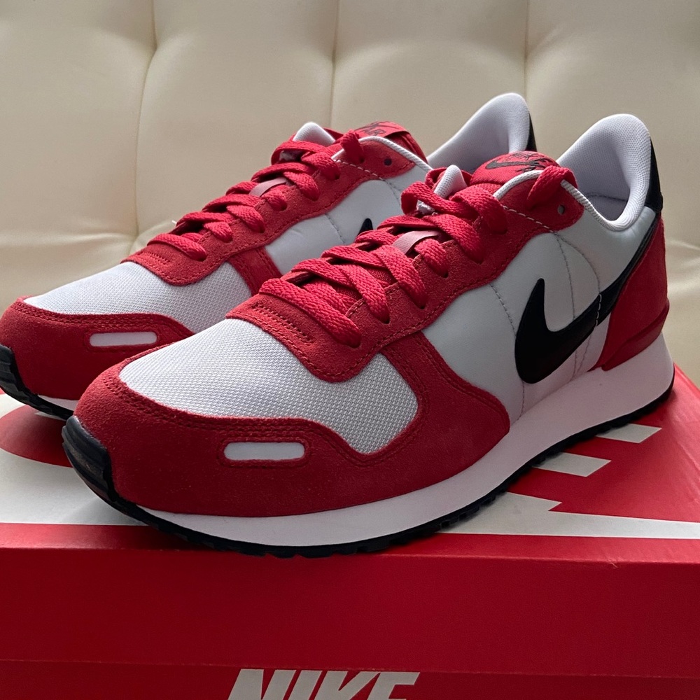 Nike Air VRTX Vortex 9.5 New in Box Running Shoe